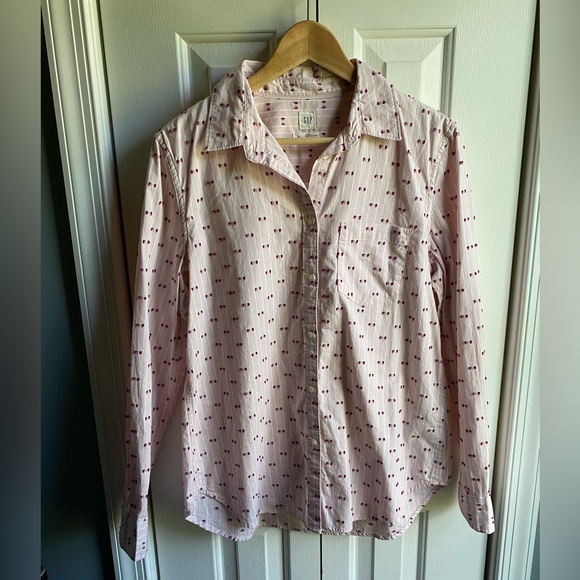 GAP Tops - Gap Womens Fitted Boyfriend Shirt Pink Striped Button Down Size Medium NWT